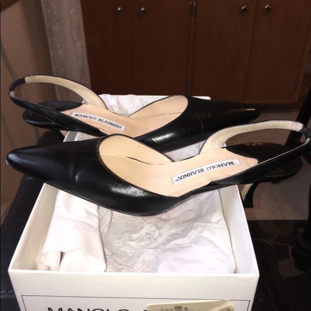 Manolo Blahnik Carolyne Black size 37
